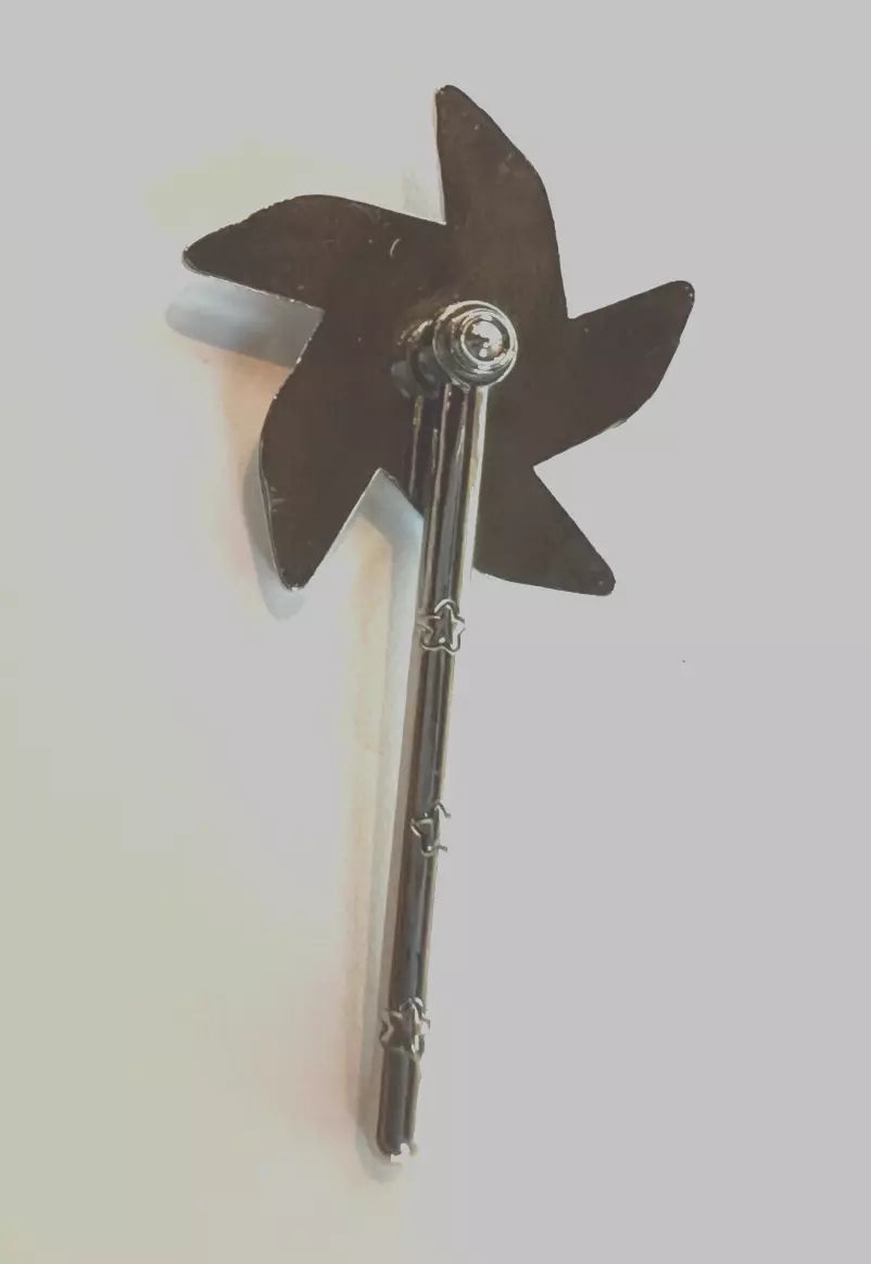 The Spinning Little Pinwheel Charm (ER79382)