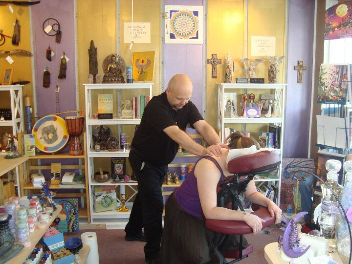 Intuitive Readings: Tarot, Psychic & Mediumship with Marcus